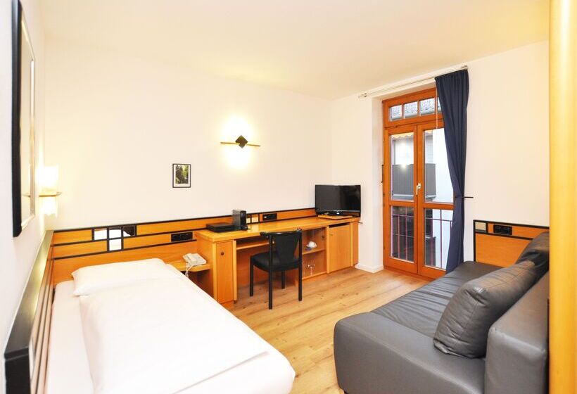Quarto Estandar, Villa Waldperlach By Blattl
