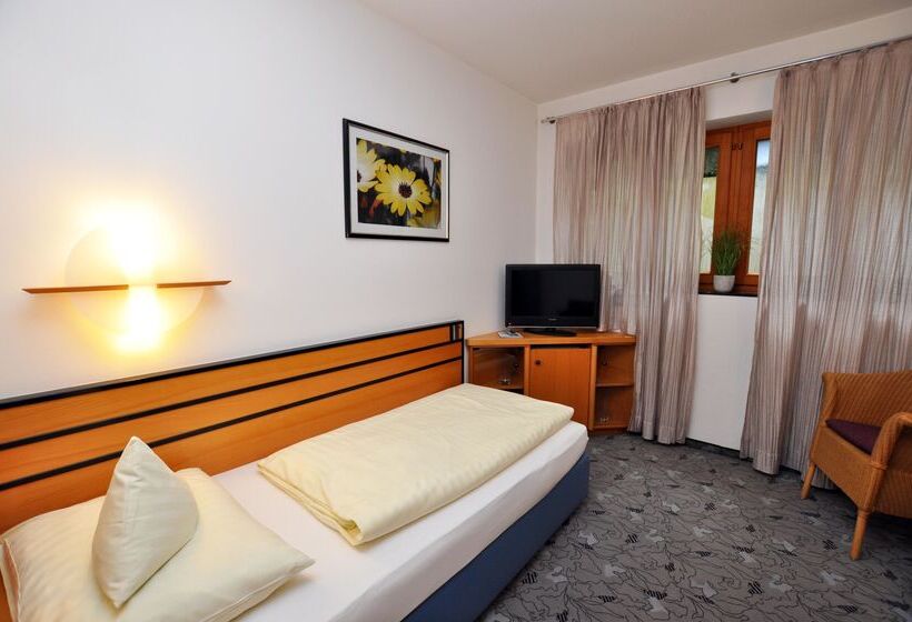 Quarto Estandar, Villa Waldperlach By Blattl