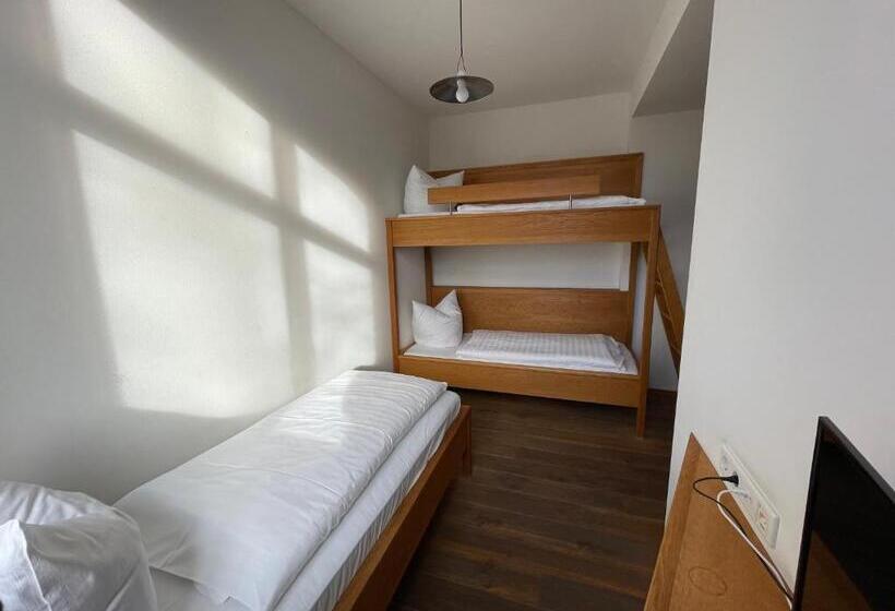 Номер Стандарт, Fronveste Das Alte Knasthaus