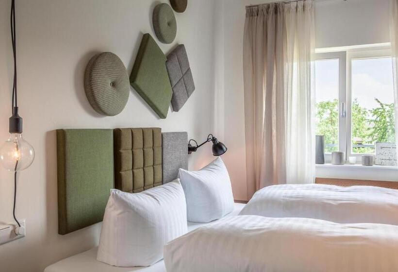 스탠다드 스튜디오, Romantikhotel Rebstock Art & Design