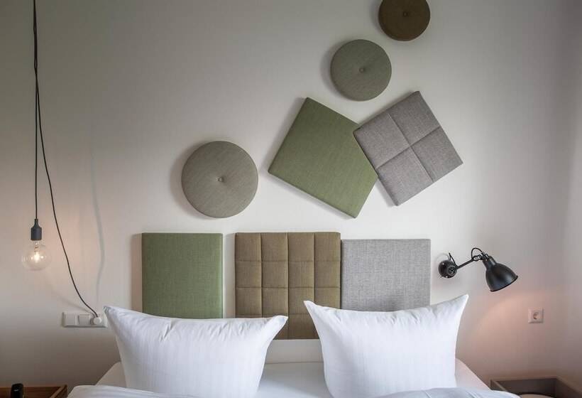 스탠다드 스튜디오, Romantikhotel Rebstock Art & Design