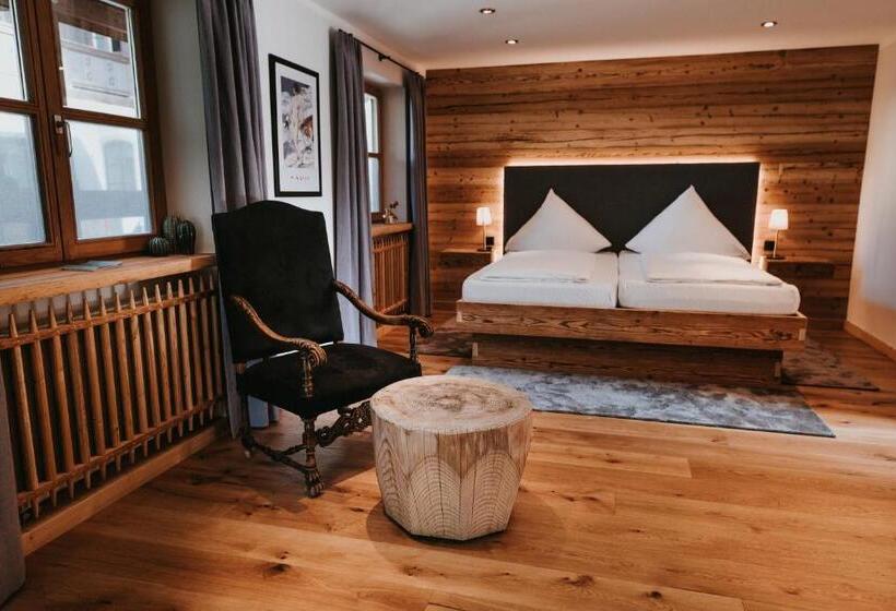 Дом 2 Спальни, Tegernseer Hof