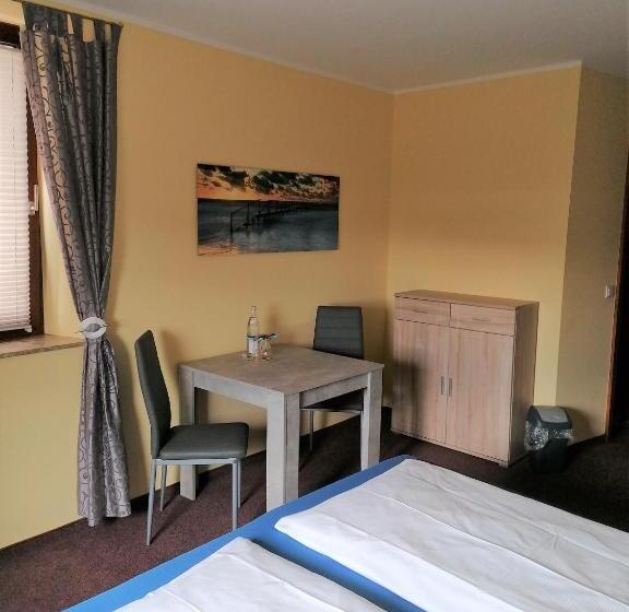 Номер Стандарт, Pension Riverside In Leverkusen Hitdorf Am Rhein   Zentral An Der A1 Und 59