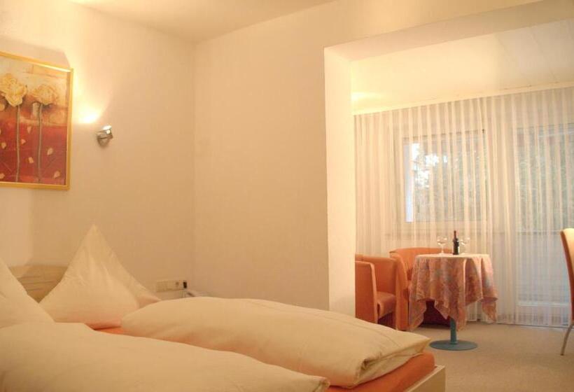 Номер Стандарт с Балконом, Best Breakfast   Hotel Justina