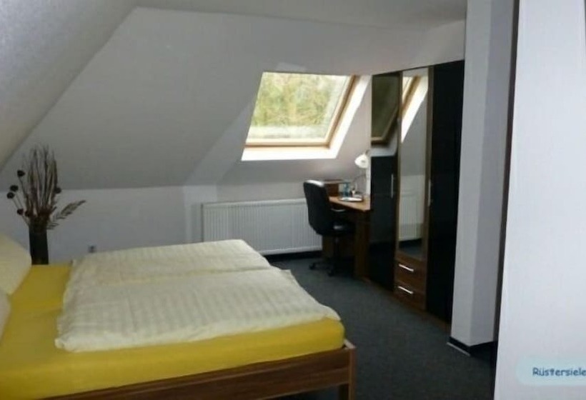 Номер Стандарт, Rüstersieler Hof