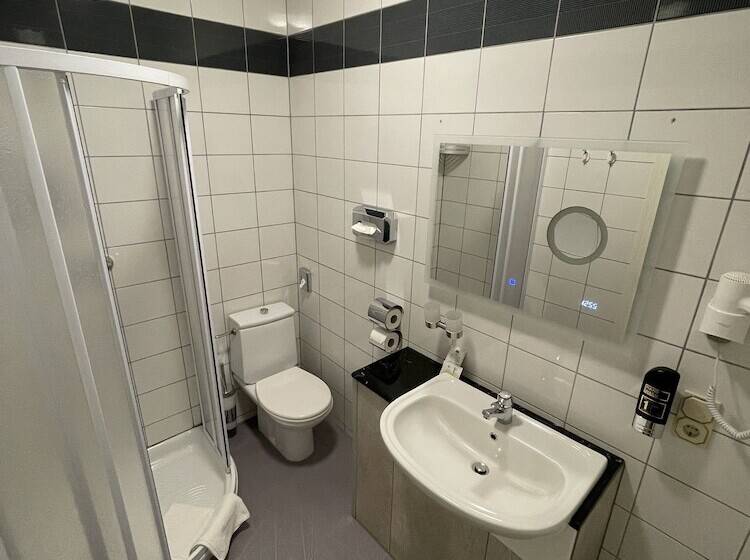 Номер Стандарт, Haus Hennesburg, Garni