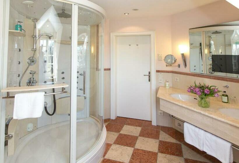Полулюкс, Romantik Parkhotel Wasserburg Anholt