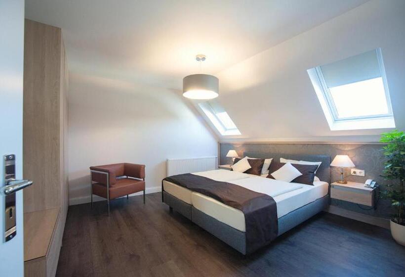 Полулюкс с Балконом, Weinhotel St. Stephanus