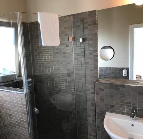 Quarto Estandar, Marchen Garni