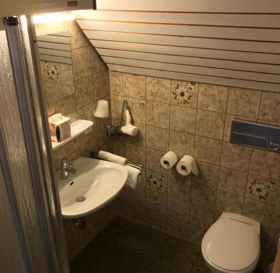 Quarto Estandar Individual, Marchen Garni