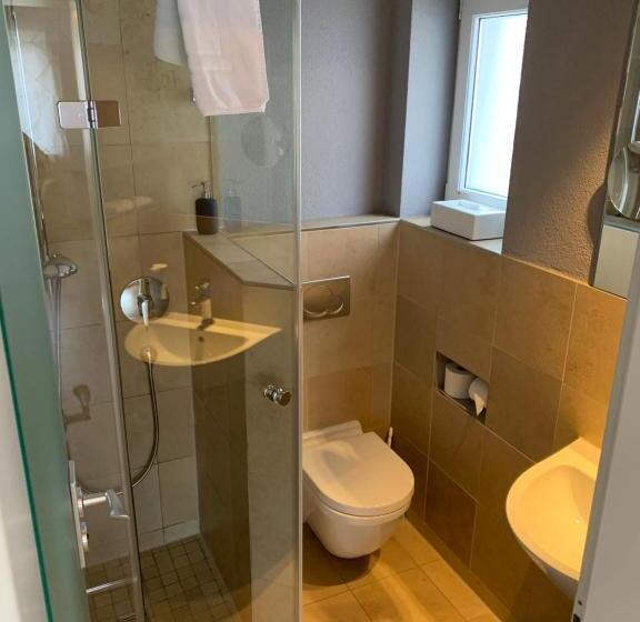 Quarto Estandar, Marchen Garni