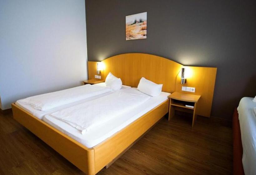 스탠다드 트리플 룸, Sunparc  Shuttle Zum Europapark Rust 4km & Rulantica 2km