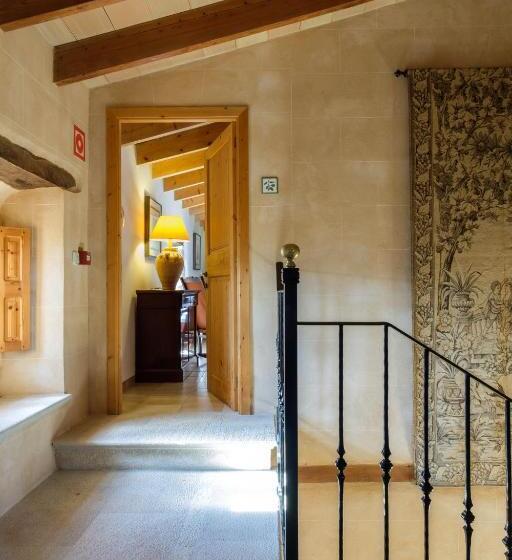 Полулюкс, Finca Can Estades