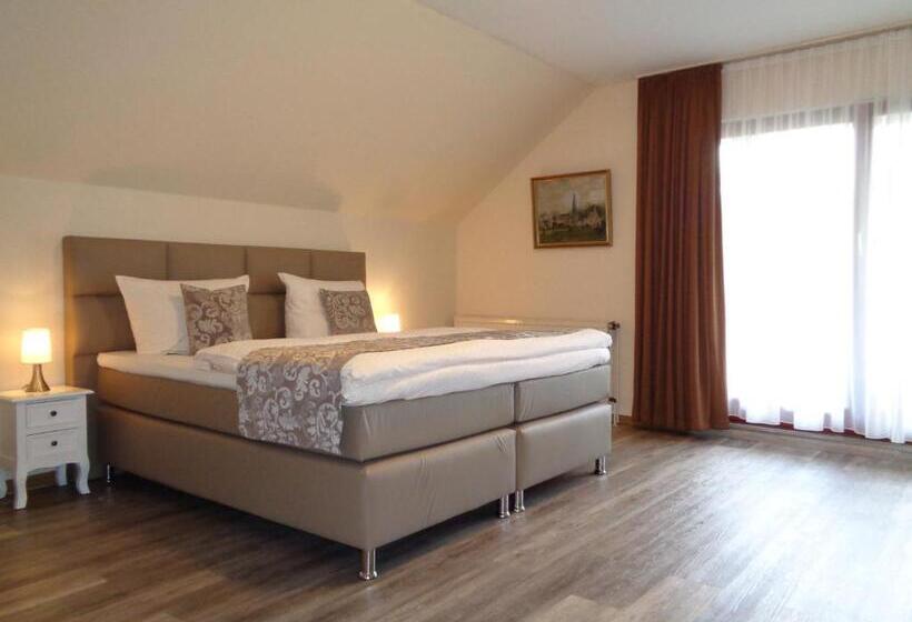 Quarto Estandar com Sacada, Garni Eichhornkobel