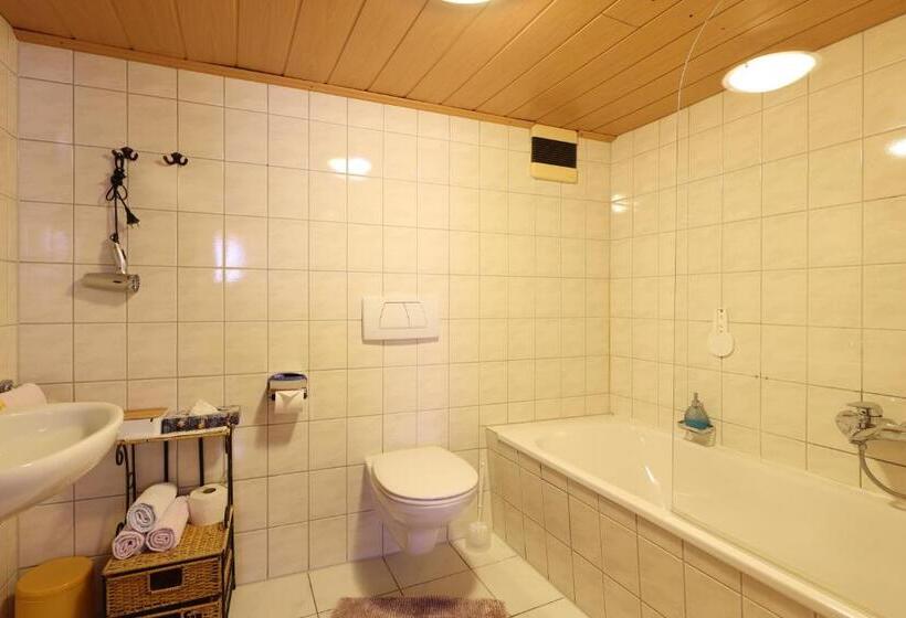 スタンダード４人部屋, Gasthof Schiff
