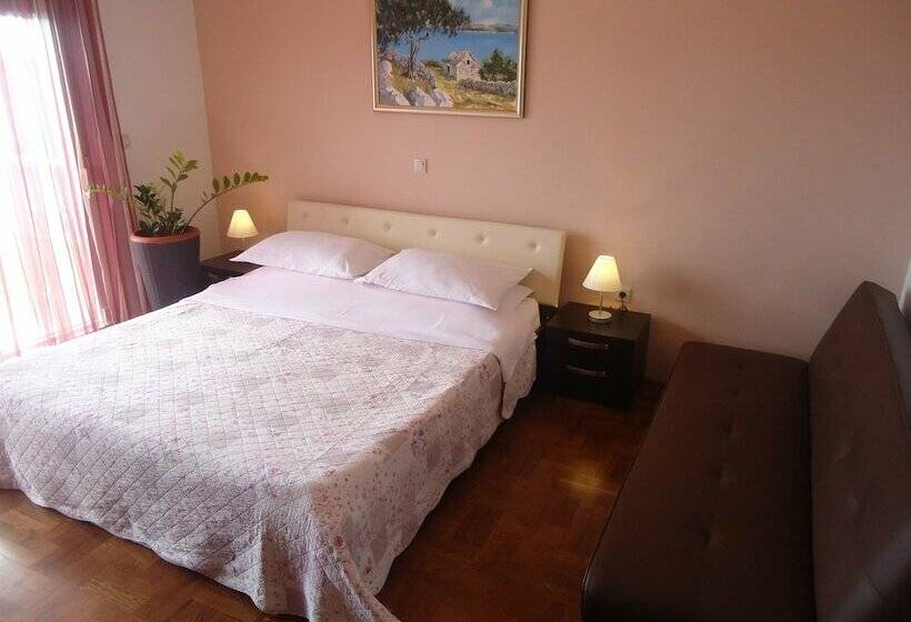 דירת חדר נוף לים, Villa Queen