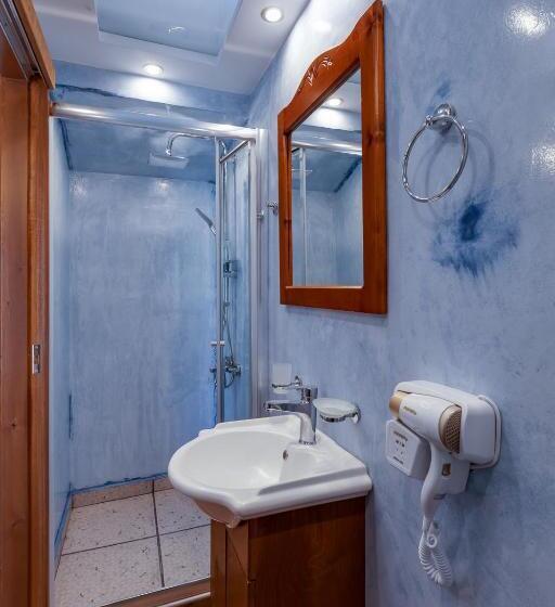 带按摩浴盆的套房, Hamam Suites Portou