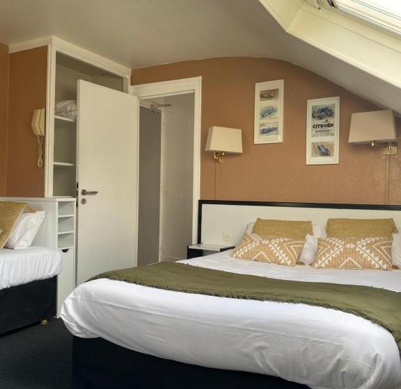 Номер Стандарт Трехместный, Hôtel Céline   Hôtel De La Gare