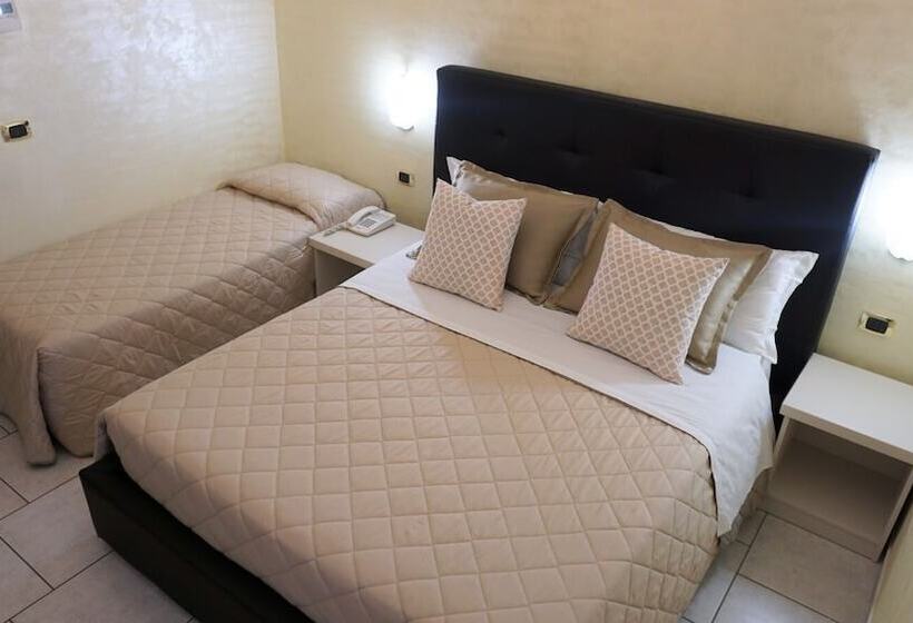 اتاق استاندارد سه نفره, Riva Del Sole