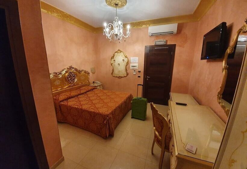 اتاق لوکس سه تخته, Riva Del Sole