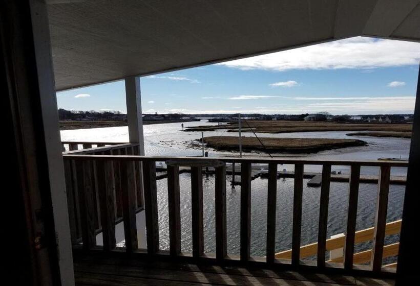 Студио Стандарт с Балконом, The Hotel At Cape Ann Marina