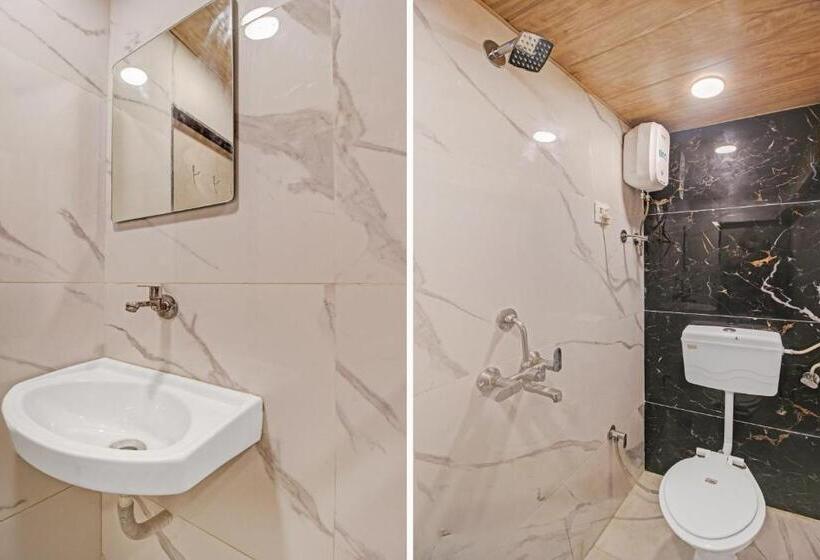 Трехместный Номер Классика, O K K Royal Residency