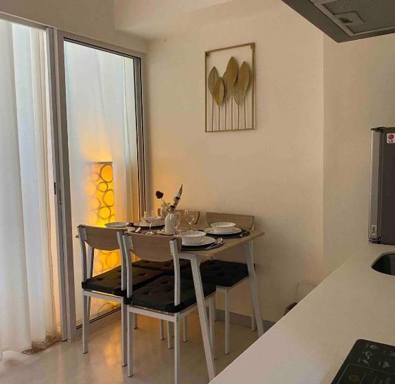 Escritório Superior, Residences In Azure Condominium Parañaque City Metro Manila