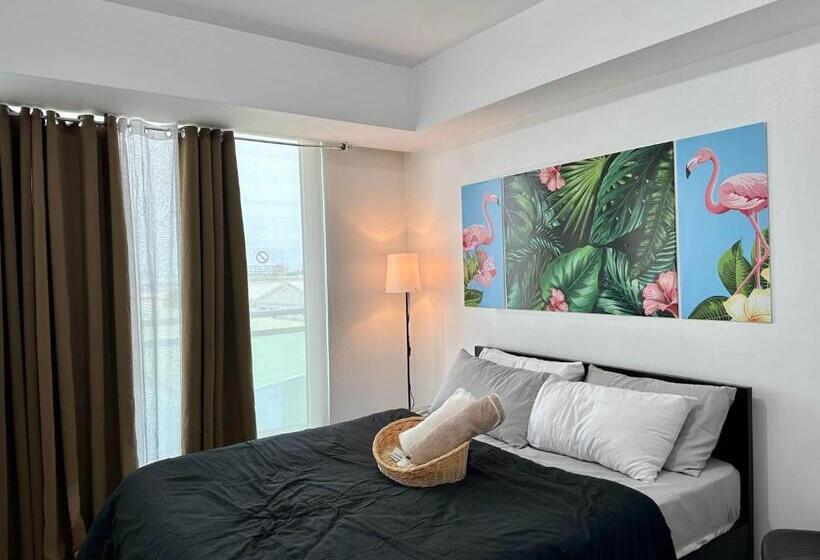 Apartamento 1 Dormitório com Sacada, Residences In Azure Condominium Parañaque City Metro Manila