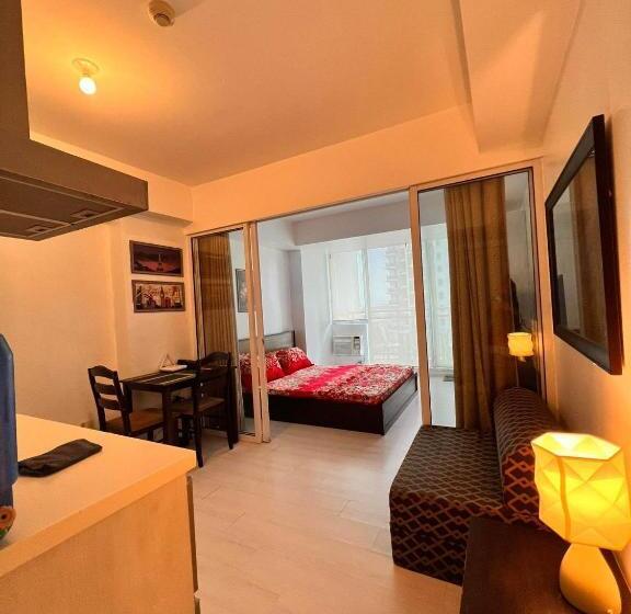 Escritório Estandar Vista Mar, Residences In Azure Condominium Parañaque City Metro Manila