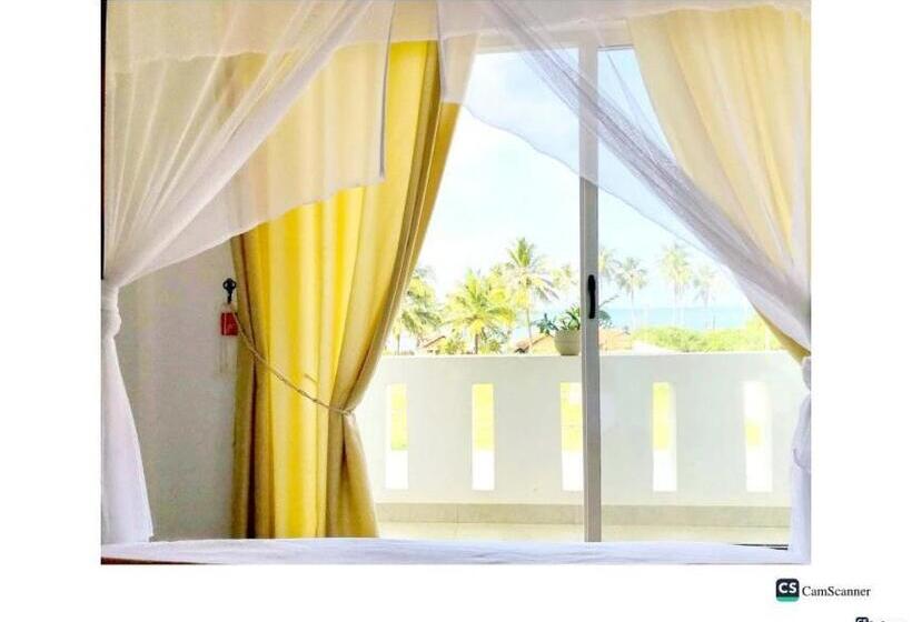 豪华海景房带阳台, Ayona Beach Villa