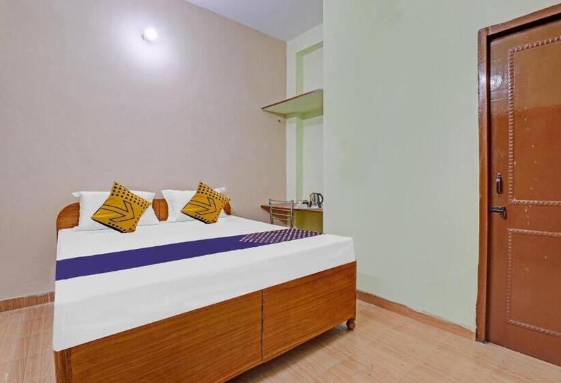 标准间, Spot On Ganpati Home Stays