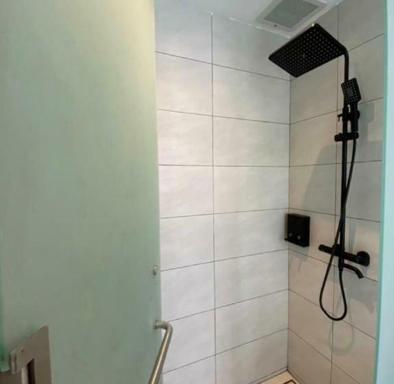 스탠다드 룸 킹사이즈 침대, Otel Hotel Suite
