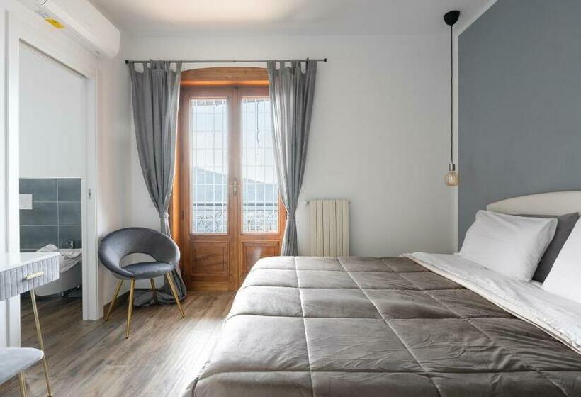اتاق استاندارد با چشم‌انداز دریا, Seascape   Noemi S Rooms
