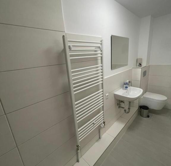 Студия Стандарт, Giulias Budget Haus