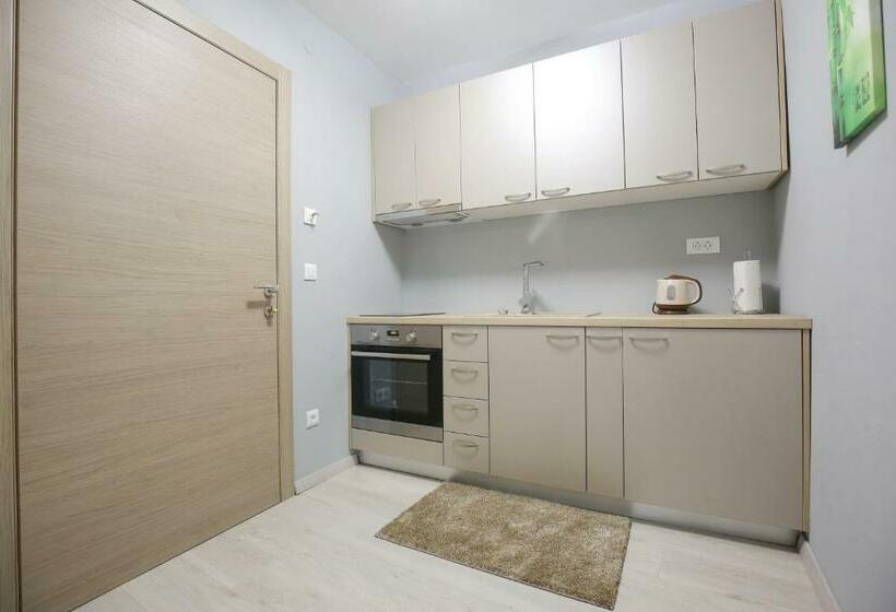 Апартаменты 1 Спальня с Балконом, Apartments And Rooms With Wifi Zadar   14528