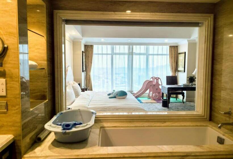 Семейный Номер Вид на Море, Qingdao Jinshi International
