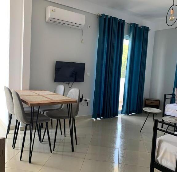 חדר משפחתי דלוקס, Mediterranean Apartments