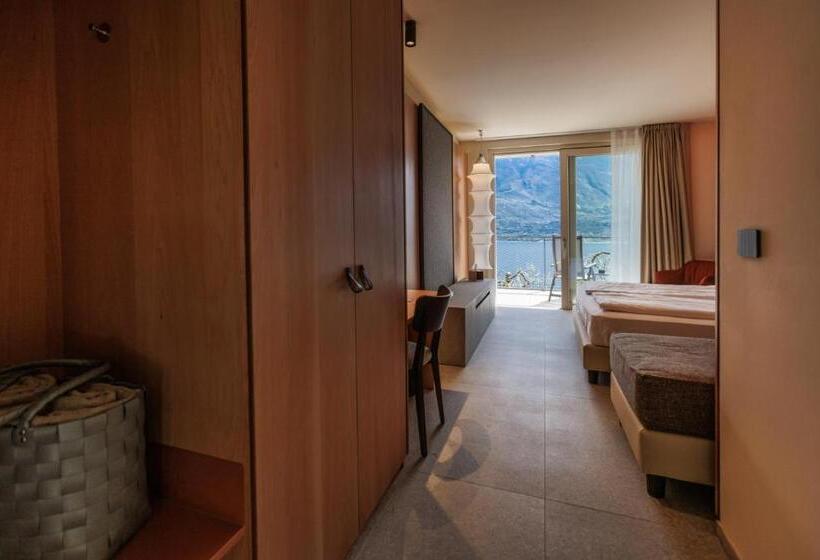 Superior room with lake view, Llac Living Nature