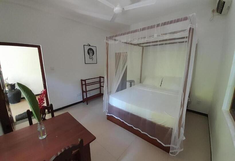 Номер Deluxe, Mealanie S House