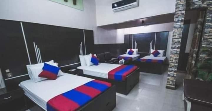 اتاق لوکس, Royal Accommodation