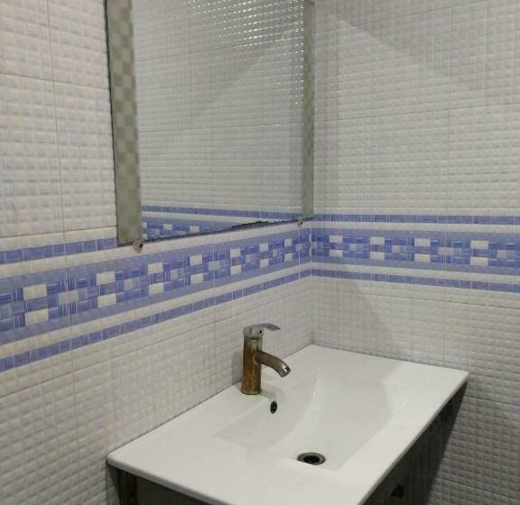 اتاق استاندارد, Quick Continental Hotel   Jail Road