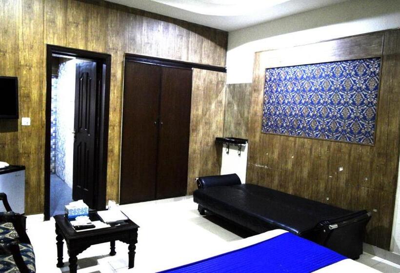 اتاق لوکس خانوادگی, Quick Continental Hotel   Jail Road