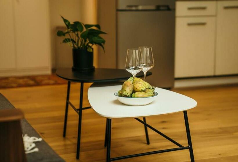 חדר סטנדרט, Deblox Living   Alhambra Apartments