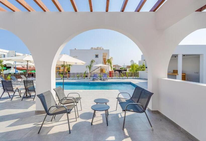 سوئیت با تخت بزرگ, Zoi Ayia Napa