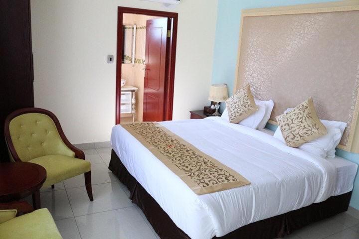 Deluxe Suite King Bed, Open House