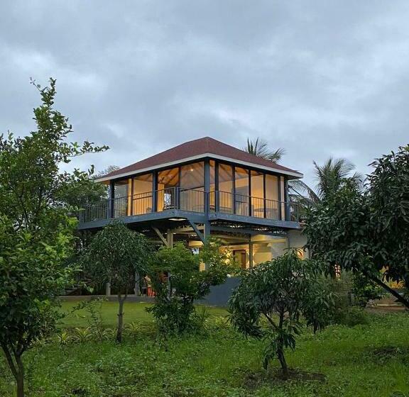 חדר משפחתי, Shakuntala Farms   Rustic Farmstay With Modern Comforts
