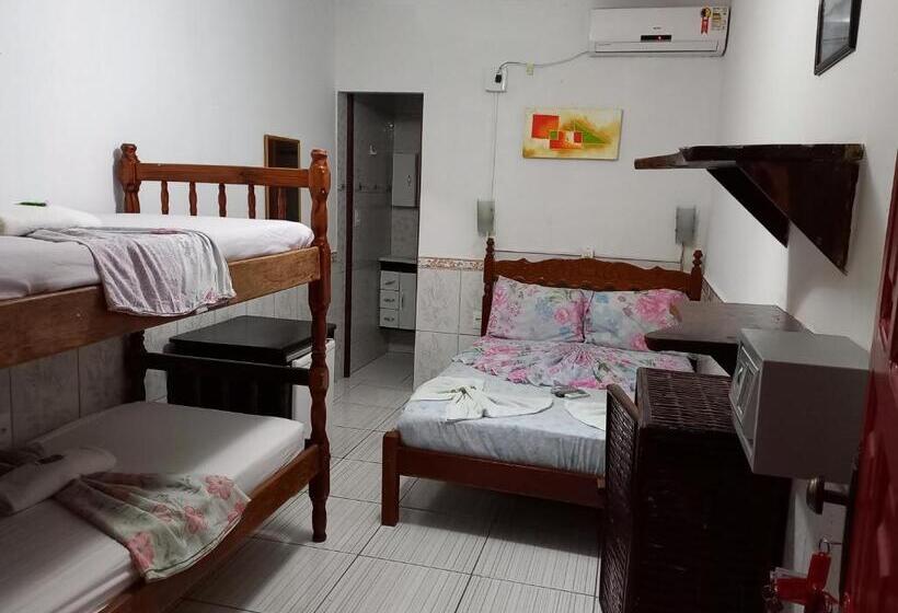 スタンダード４人部屋, Papagaio Hostel & Pousada