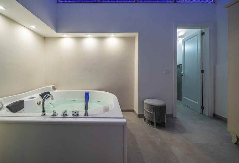 Номер Deluxe, Corte Janca