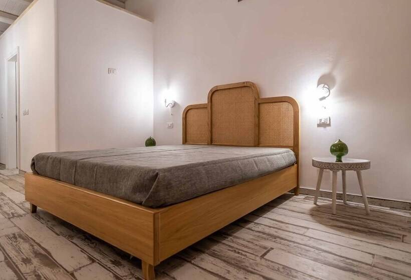 Номер Deluxe, Corte Janca