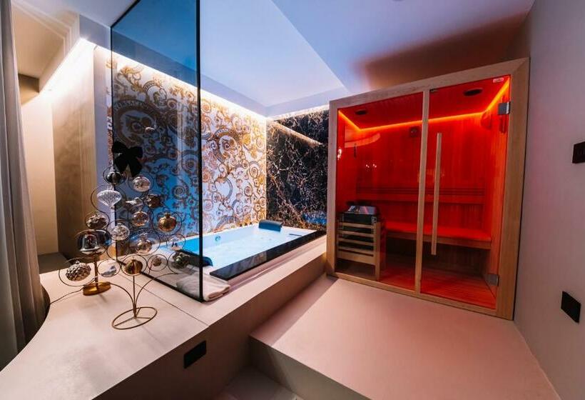 سوئیت با تخت بزرگ, Versace Luxury Room
